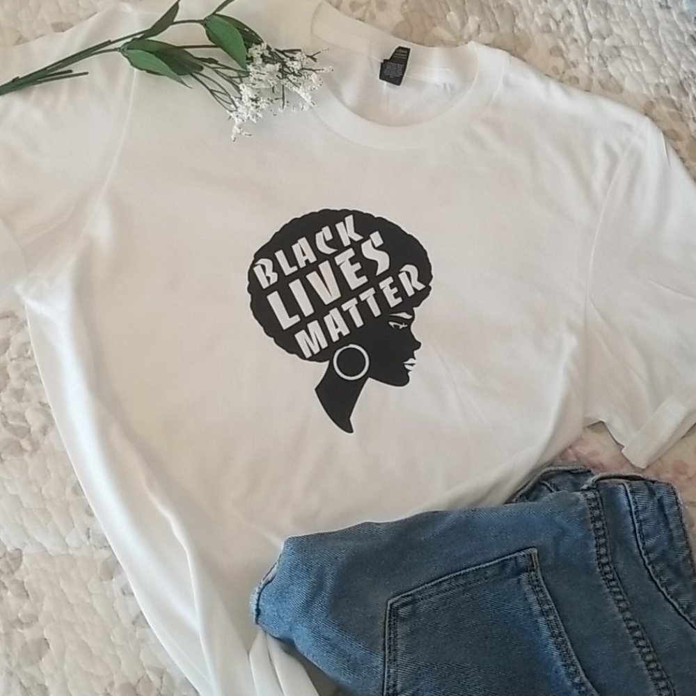 Black lives matter tshirt.